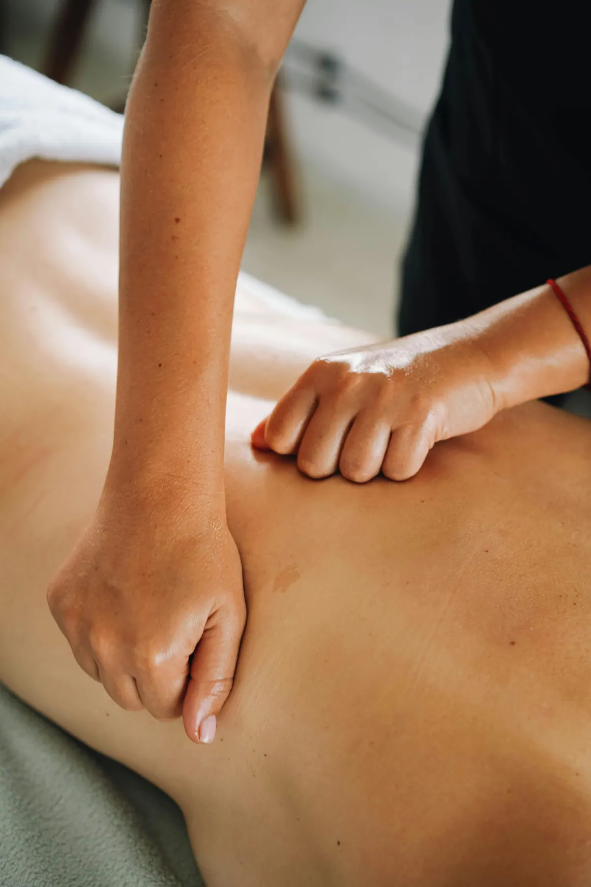 Narbenbehandlung nach Kaiserschnitt in der Physio Feli Praxis, Augsburg